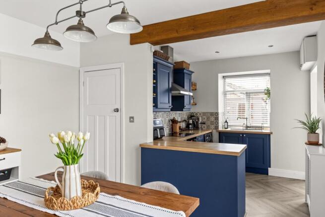 3 bed Semi-Detached for sale Image 7