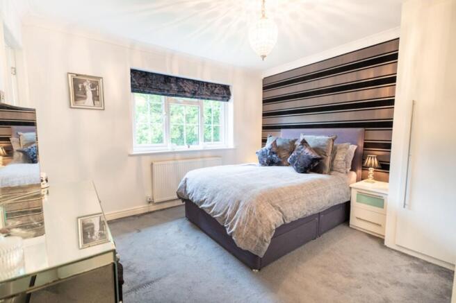 4 bed Detached for sale Image 12