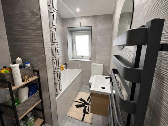 2 bed Terraced for sale Image 8