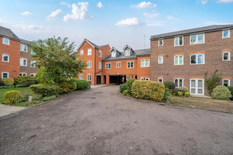 Walkers Court, Harpenden, AL5