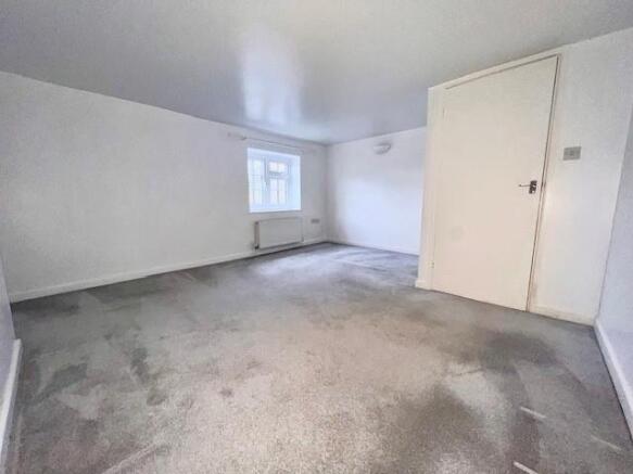 Bedroom3...jpg