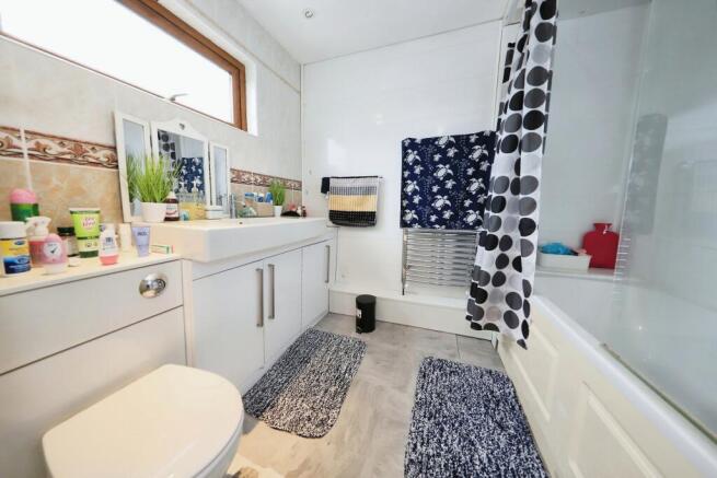Bathroom / W.C.