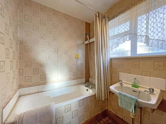 Wolseley Road 196 - Bathroom for inside...jpg