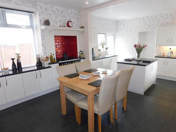 Dining Kitchen x1