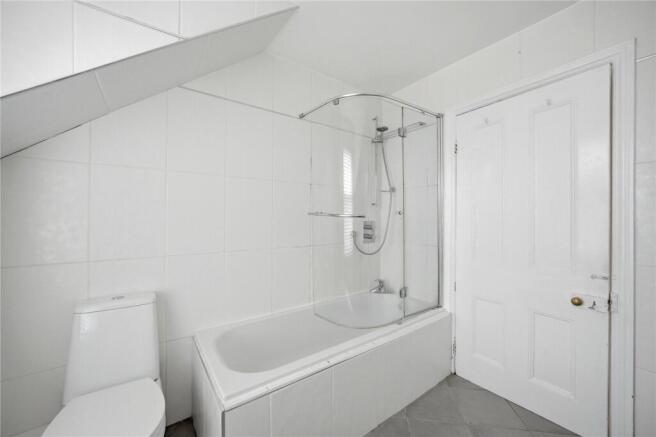 2 bed Apartment to rent Image 10