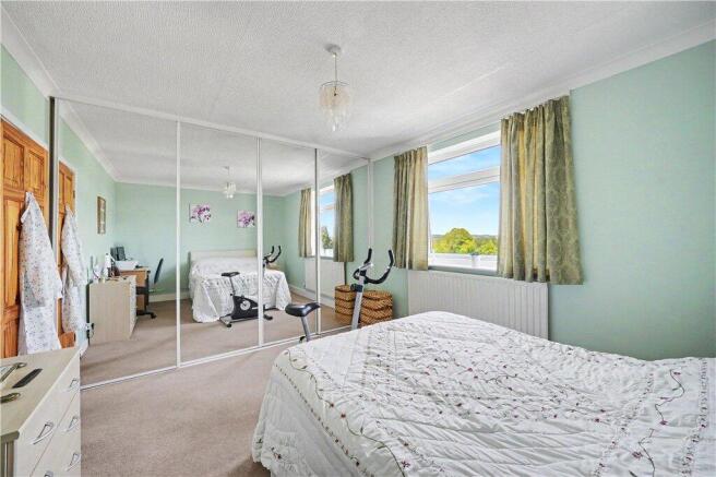 2 bed Apartment for sale Image 6