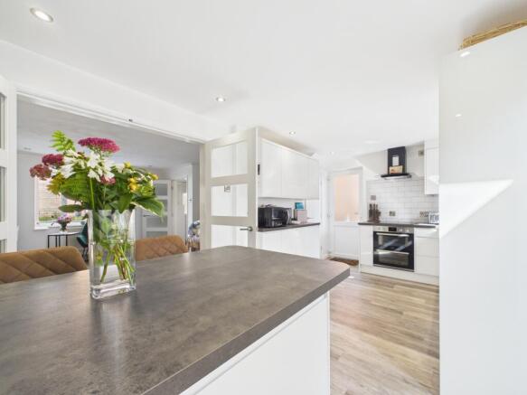 Peninsular Kitchen Area