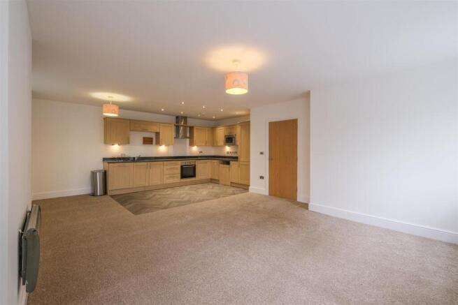2 bed Apartment for sale Image 7