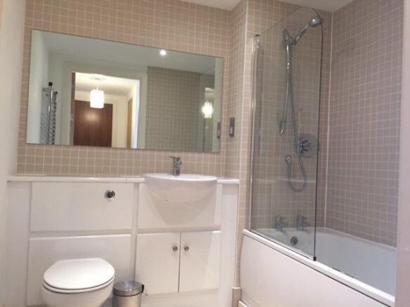 Bathroom (1).JPG