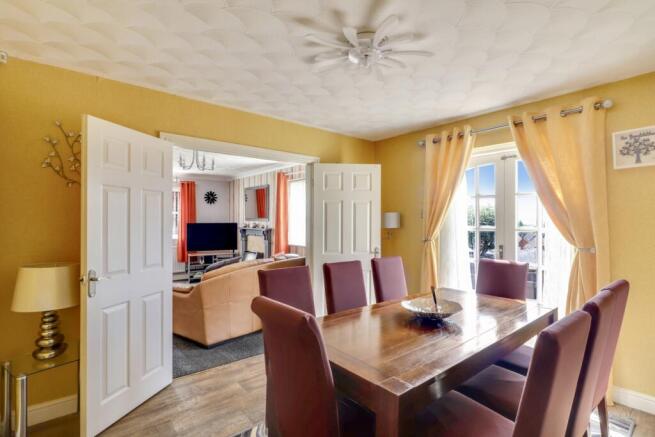 4 bed Detached for sale Image 7