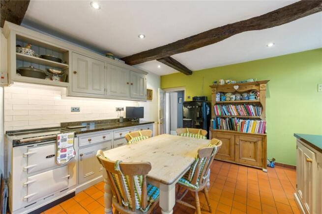 5 bed House for sale Image 9