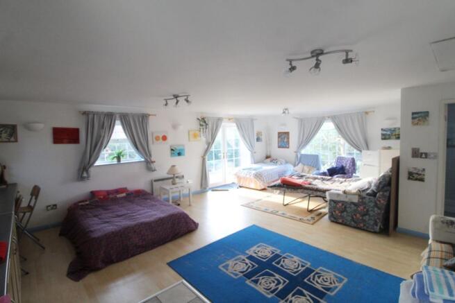 Lounge/Family/Games