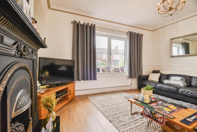 3 bed Terraced for sale Image 4