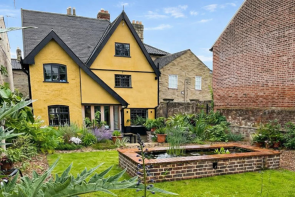 Wingfield House, Market Place, Saxmundham IP17 1AG