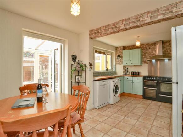 2 bed Terraced for sale Image 5