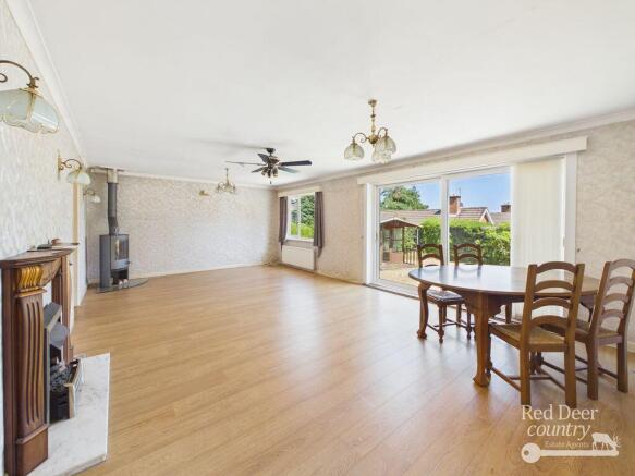 Sitting/Dining Room