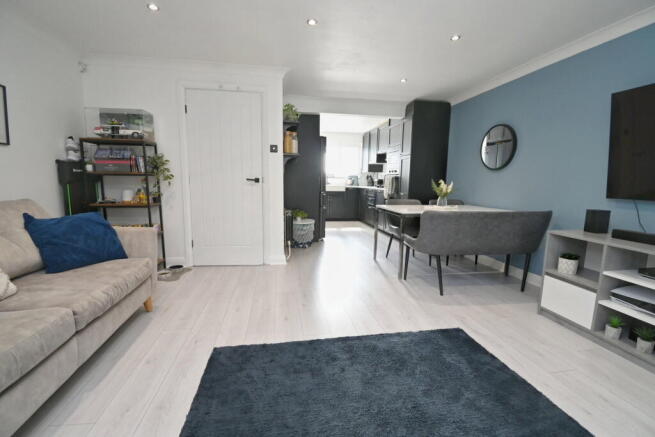 3 bed Semi-Detached for sale Image 7