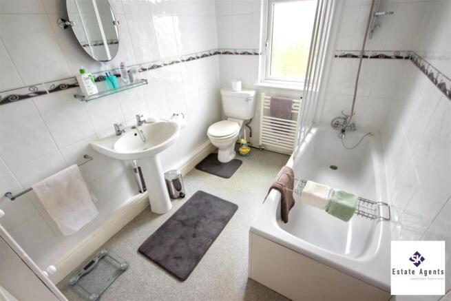 3 bed Semi-Detached for sale Image 10