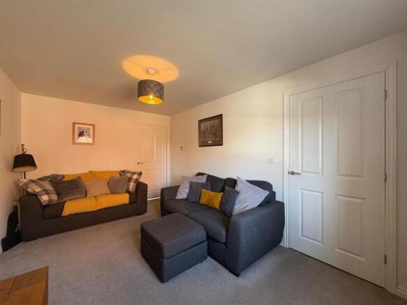 2 bed Semi-Detached for sale Image 11