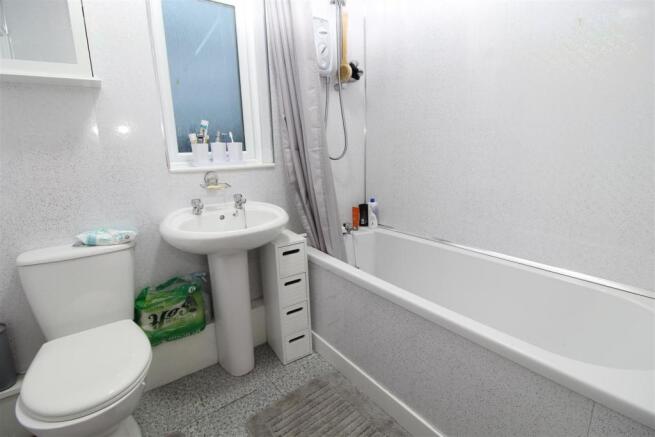 Bathroom.JPG