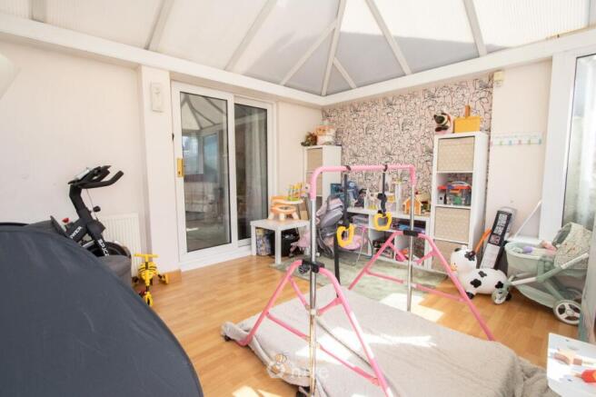 3 bed Terraced for sale Image 6