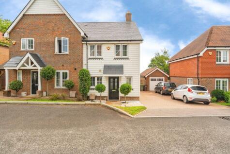 Kingfisher Drive, Crowborough, TN6 3FQ