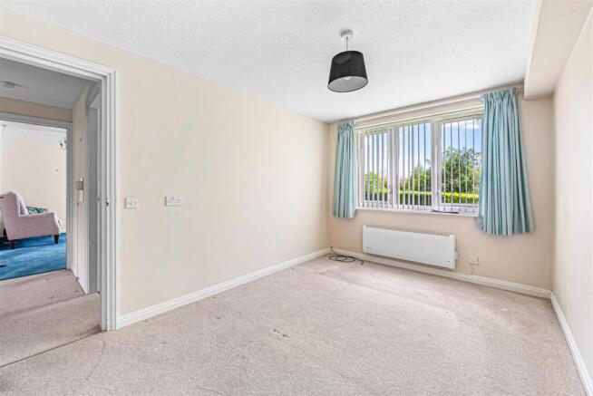 2 bed Apartment for sale Image 10