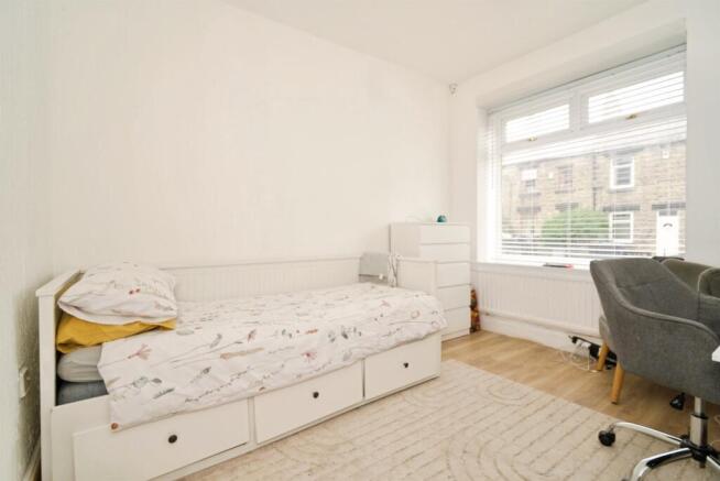 3 bed Terraced for sale Image 8