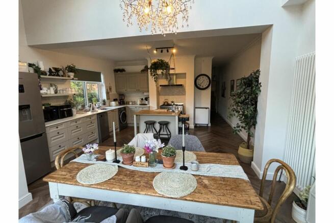 Kitchen/Dining Room