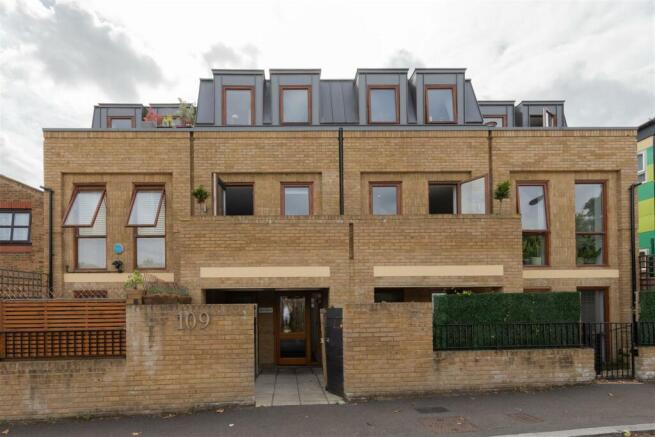 Forest Road, E11