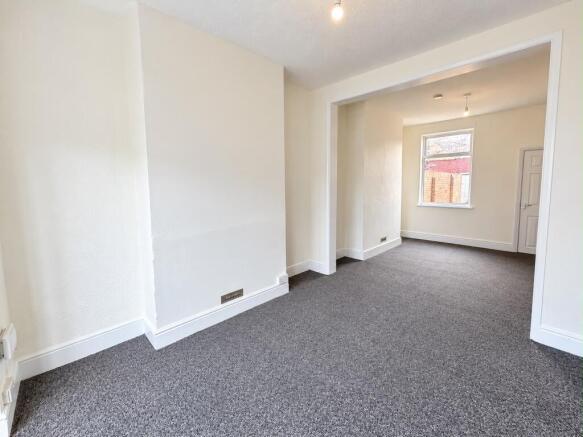 Lounge/Dining Area