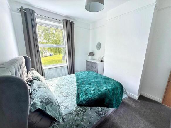 3 bed Terraced for sale Image 12