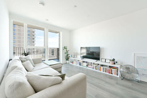Kingsland Court, Acton, W3