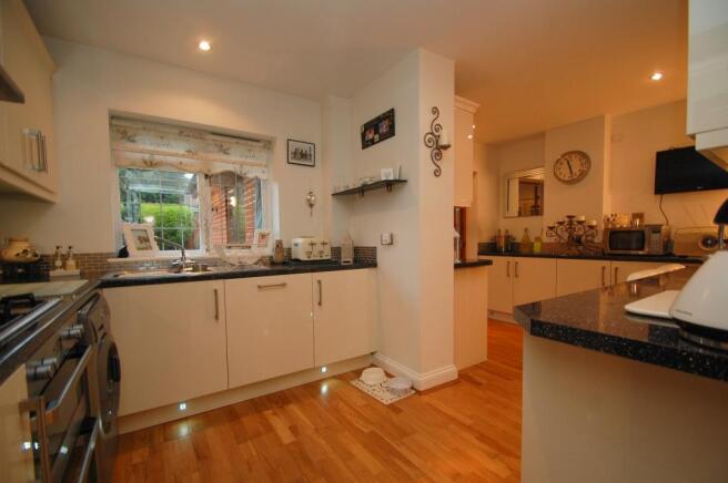 Kitchen / Breakfast 