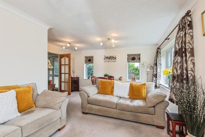 3 bed Detached Bungalow for sale Image 6