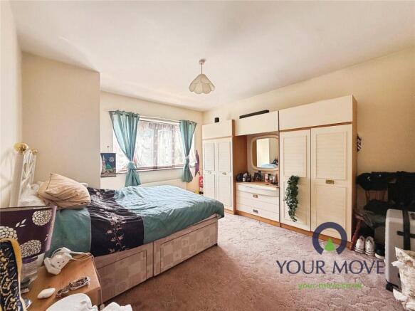 4 bed Detached for sale Image 6