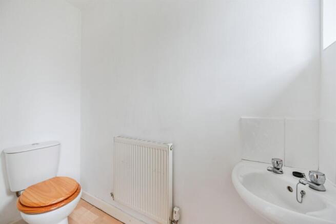 Guest Cloakroom: