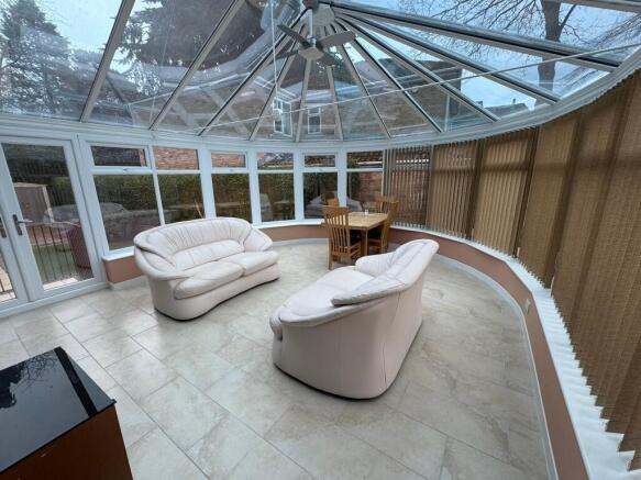 4 bed Detached Bungalow for sale Image 8
