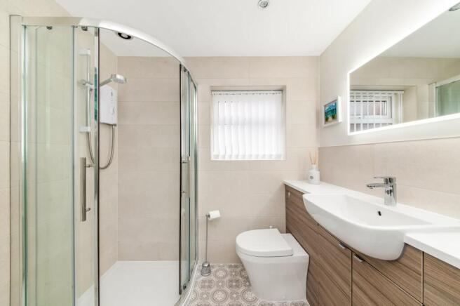 4 bed Detached for sale Image 12