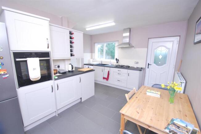 kitchen 1.JPG