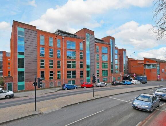 1 bed Apartment to rent Image 12