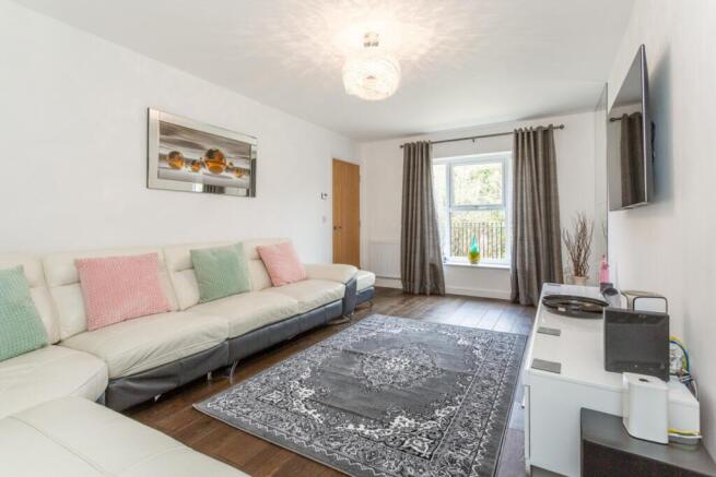 4 bed Detached for sale Image 7