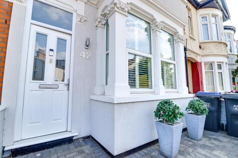 Rochford Avenue, Westcliff-On-Sea