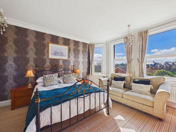 7 bed Semi-Detached for sale Image 8