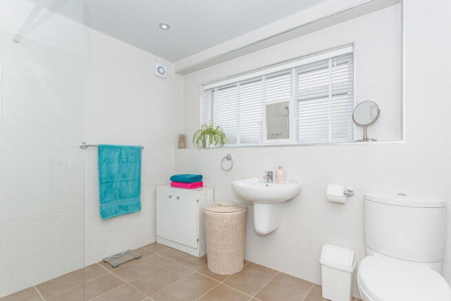 Family Shower Room
