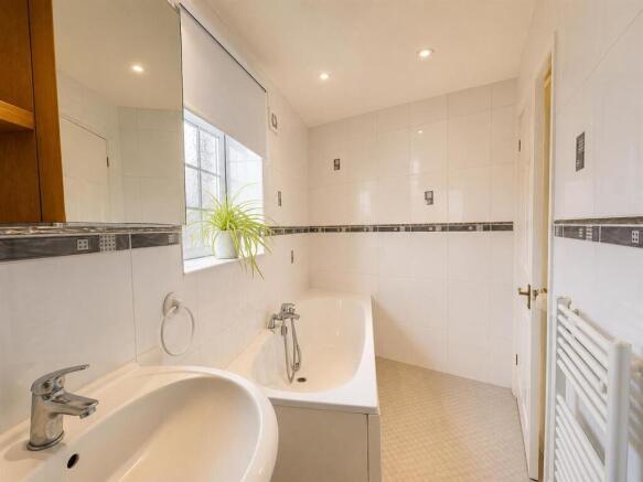 En Suite 2.jpg
