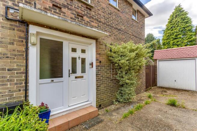 flat-courtlands-crescent-banstead-106.jpg
