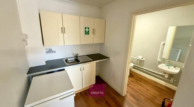 Kitchen and WC No 25