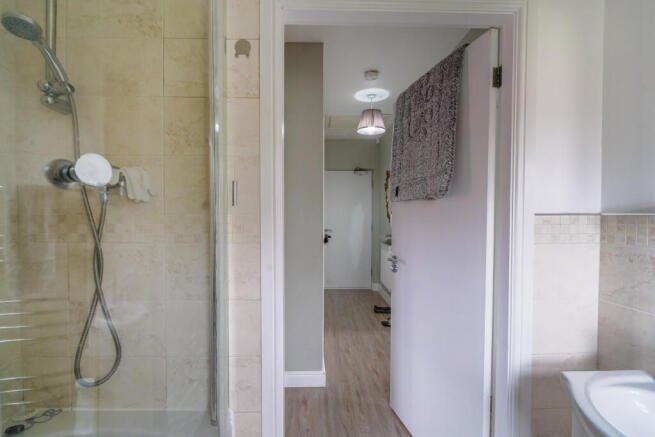 2 bed Flat for sale Image 7
