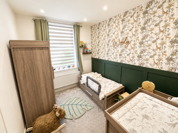 3 bed Terraced for sale Image 11